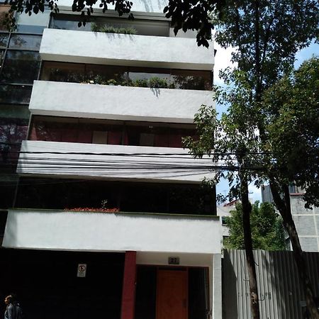 Charming Sunny Bedroom Overlooking Beautiful Amsterdam Avenue In Best Condesa Area Mexico-stad Buitenkant foto