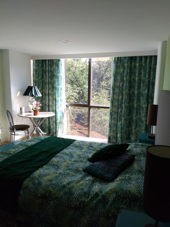 Charming Sunny Bedroom Overlooking Beautiful Amsterdam Avenue In Best Condesa Area Mexico-stad Buitenkant foto