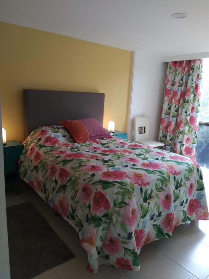 Charming Sunny Bedroom Overlooking Beautiful Amsterdam Avenue In Best Condesa Area Mexico-stad Buitenkant foto